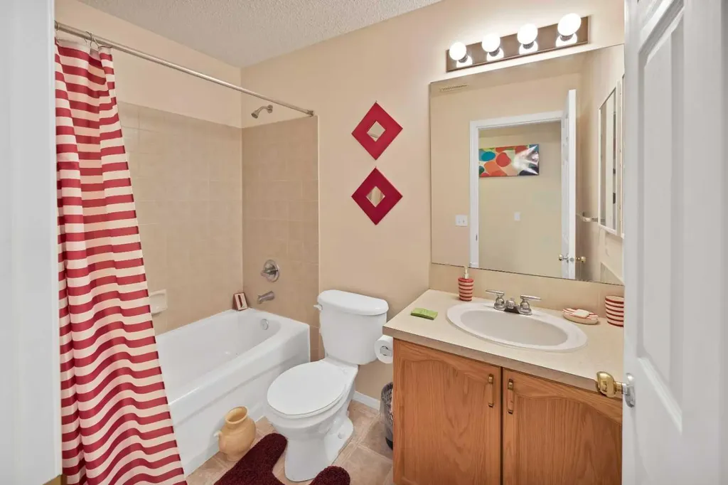 87 Taralea Gardens NE Calgary AB T3J 4W5