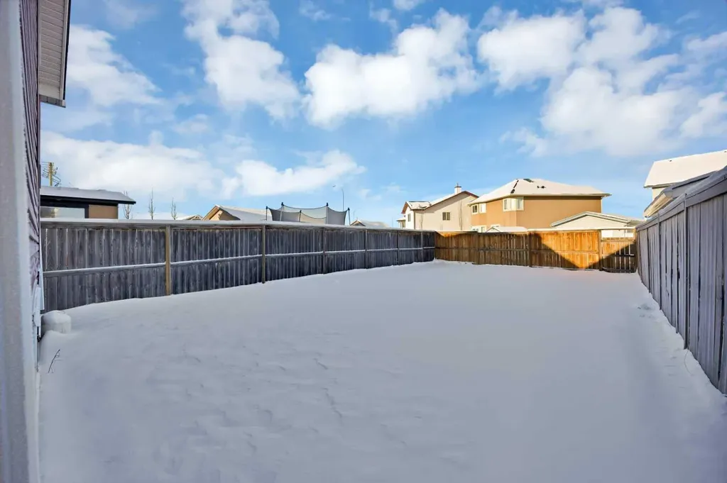 87 Taralea Gardens NE Calgary AB T3J 4W5