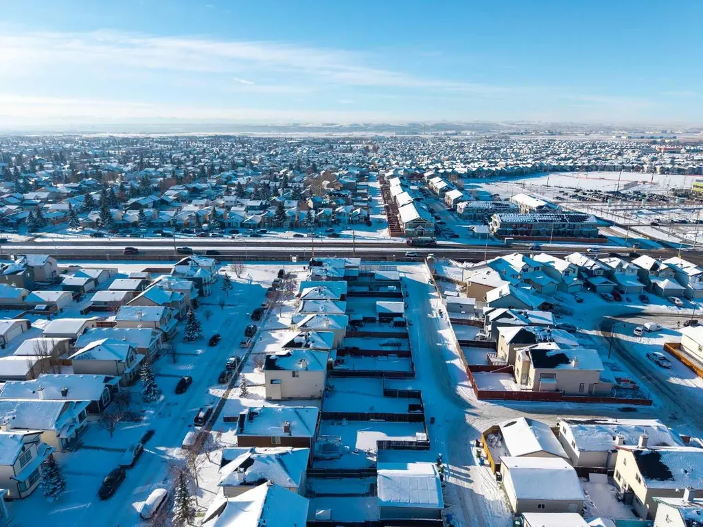 87 Taralea Gardens NE Calgary AB T3J 4W5