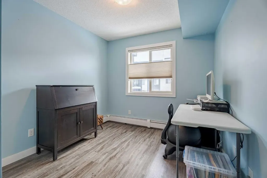 2715 12 Avenue SE Calgary AB T2A4X8
