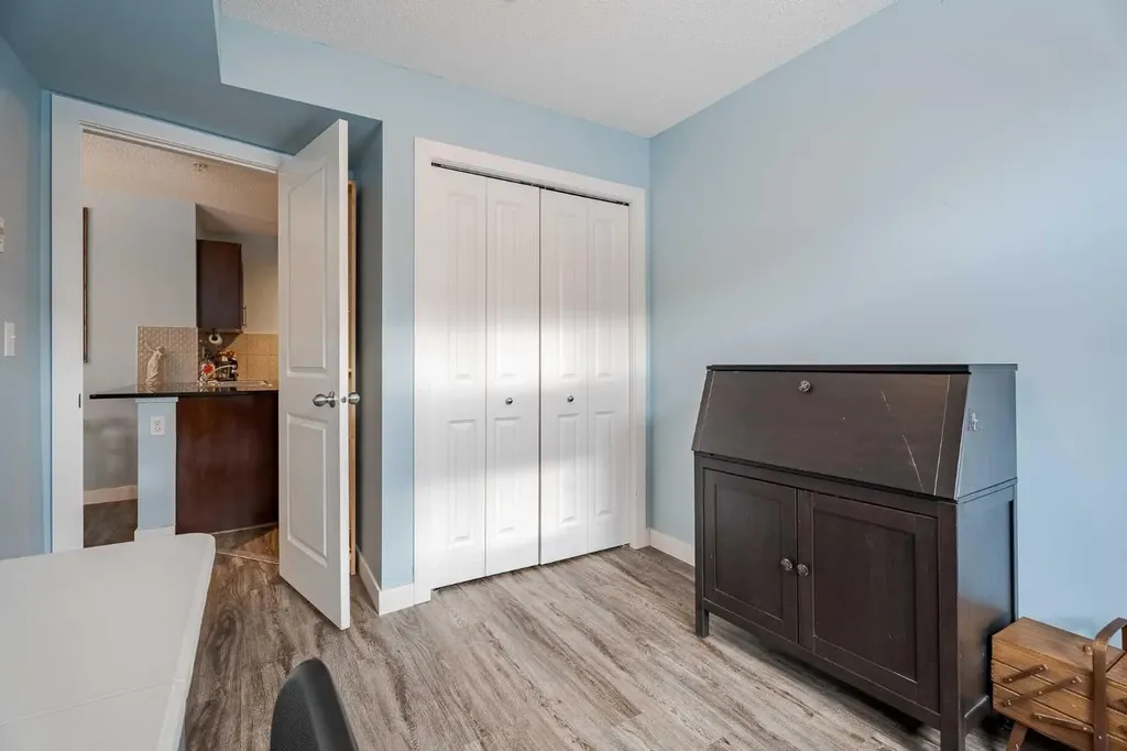 2715 12 Avenue SE Calgary AB T2A4X8