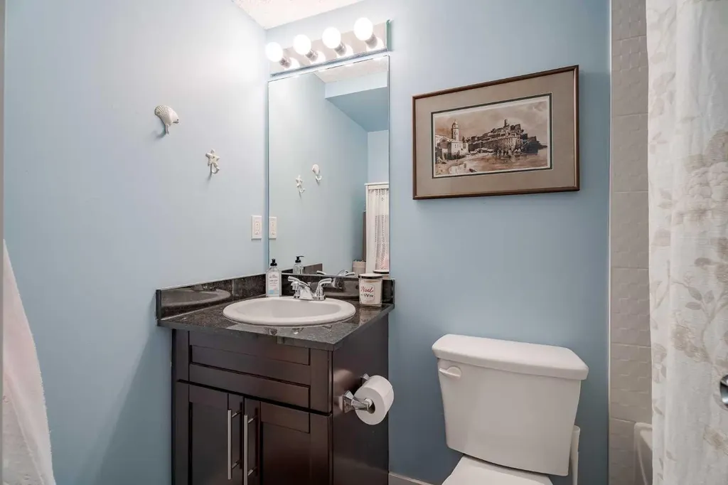 2715 12 Avenue SE Calgary AB T2A4X8