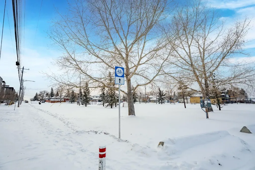 2715 12 Avenue SE Calgary AB T2A4X8