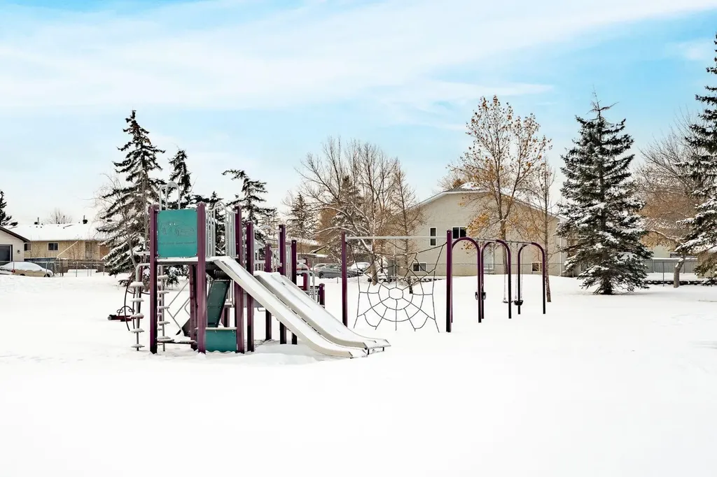 2715 12 Avenue SE Calgary AB T2A4X8