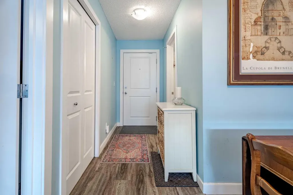 2715 12 Avenue SE Calgary AB T2A4X8