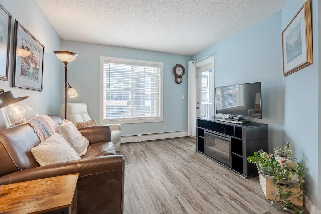 2715 12 Avenue SE Calgary AB T2A4X8