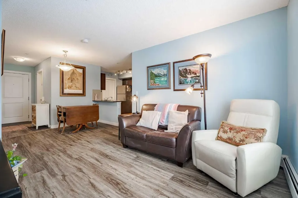 2715 12 Avenue SE Calgary AB T2A4X8