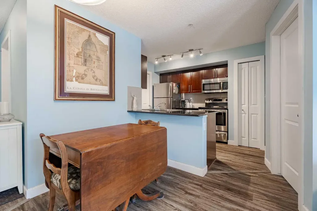 2715 12 Avenue SE Calgary AB T2A4X8