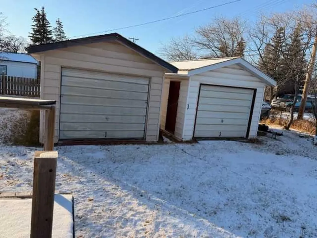4832 49 Street Hardisty AB T0B 1V0
