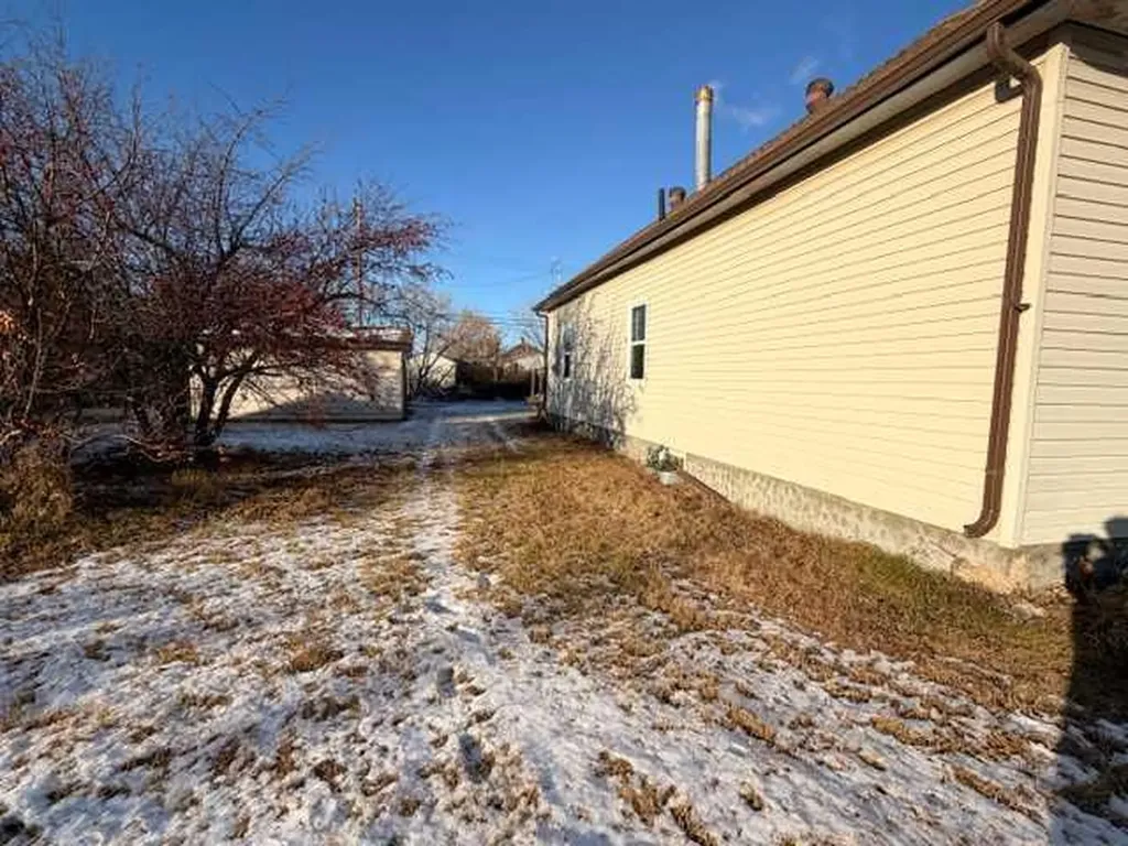 4832 49 Street Hardisty AB T0B 1V0