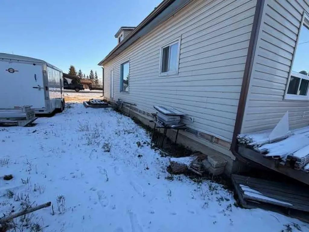 4832 49 Street Hardisty AB T0B 1V0