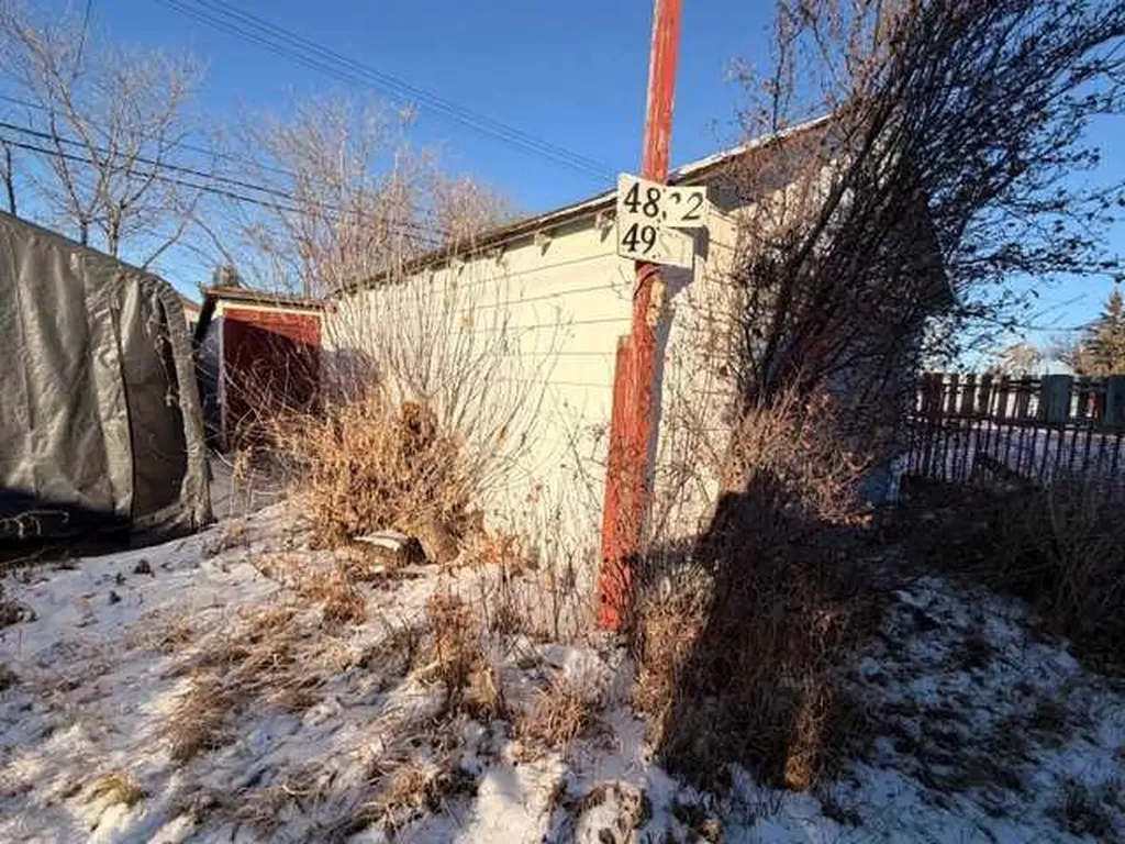4832 49 Street Hardisty AB T0B 1V0