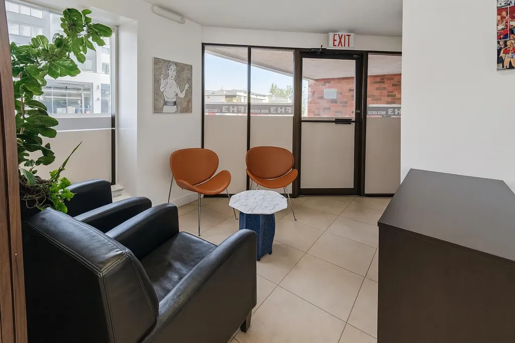 2909 17 Avenue SW Calgary AB T3E0B1