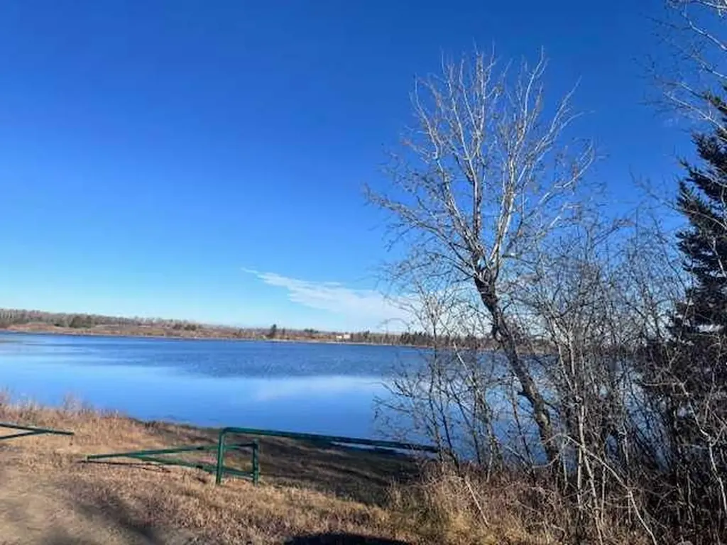 64 Suffern Lake Suffern Lake SK S0L2Y0