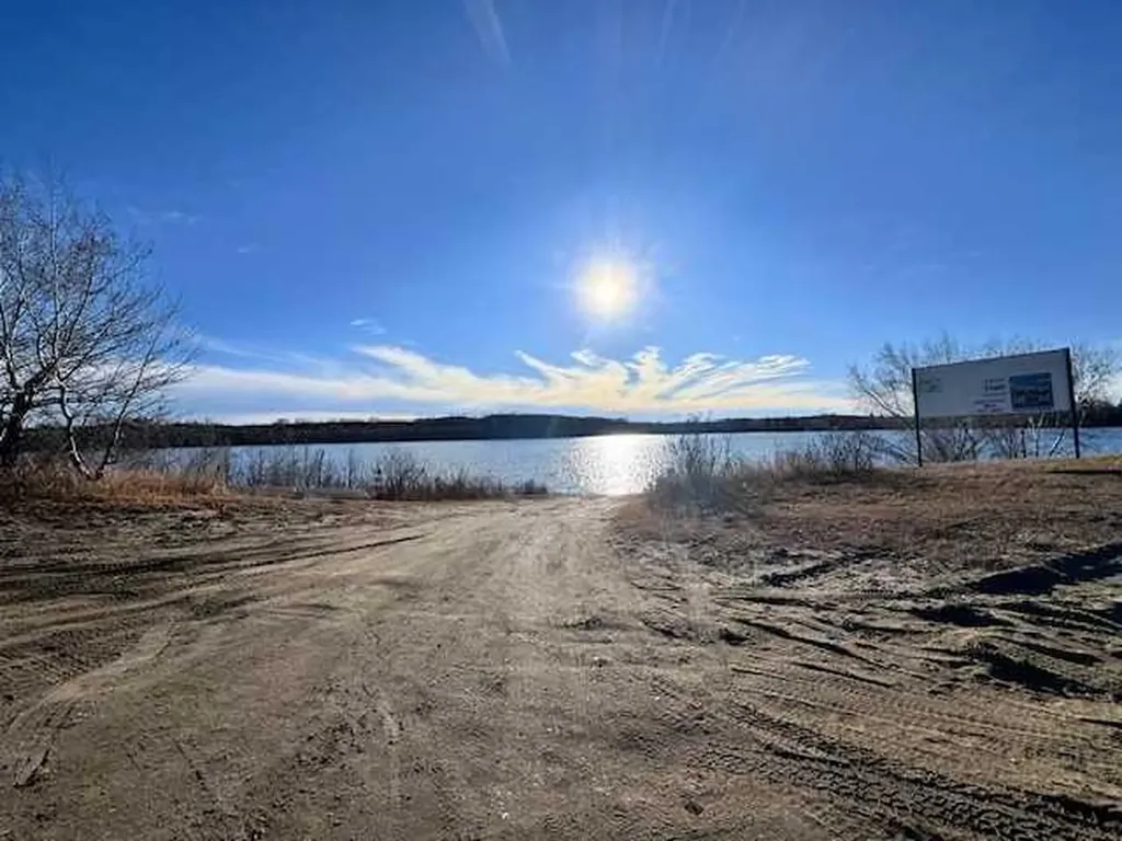 64 Suffern Lake Suffern Lake SK S0L2Y0
