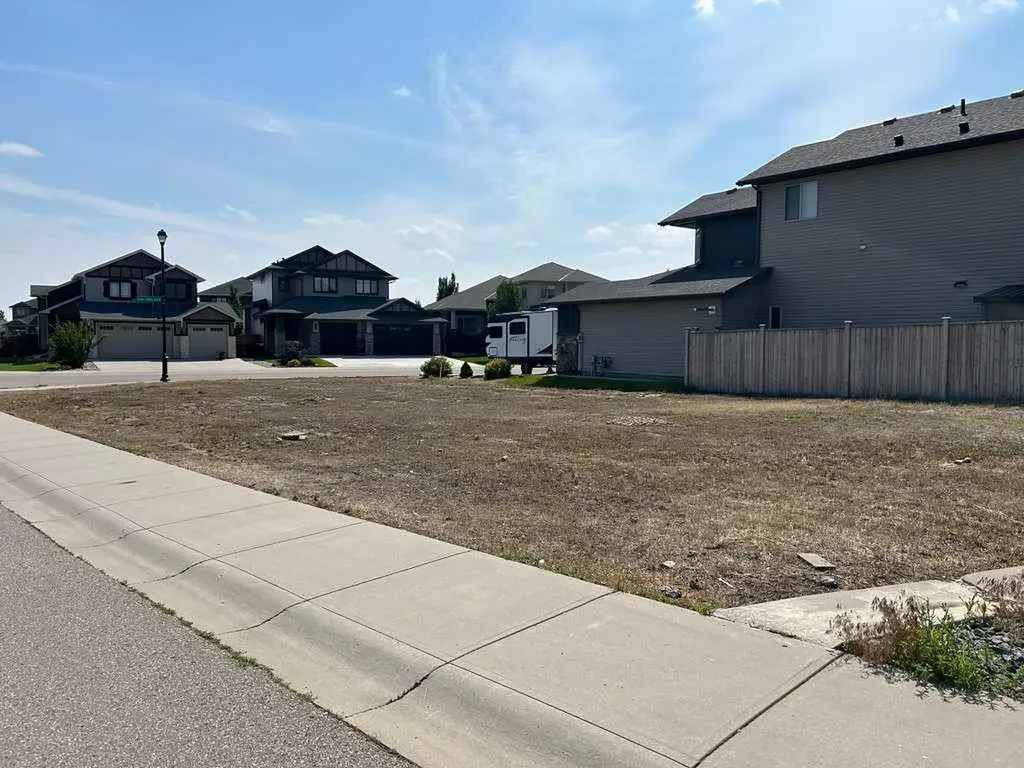 14 Canyon Estates Lane W Lethbridge AB T1K 5W7