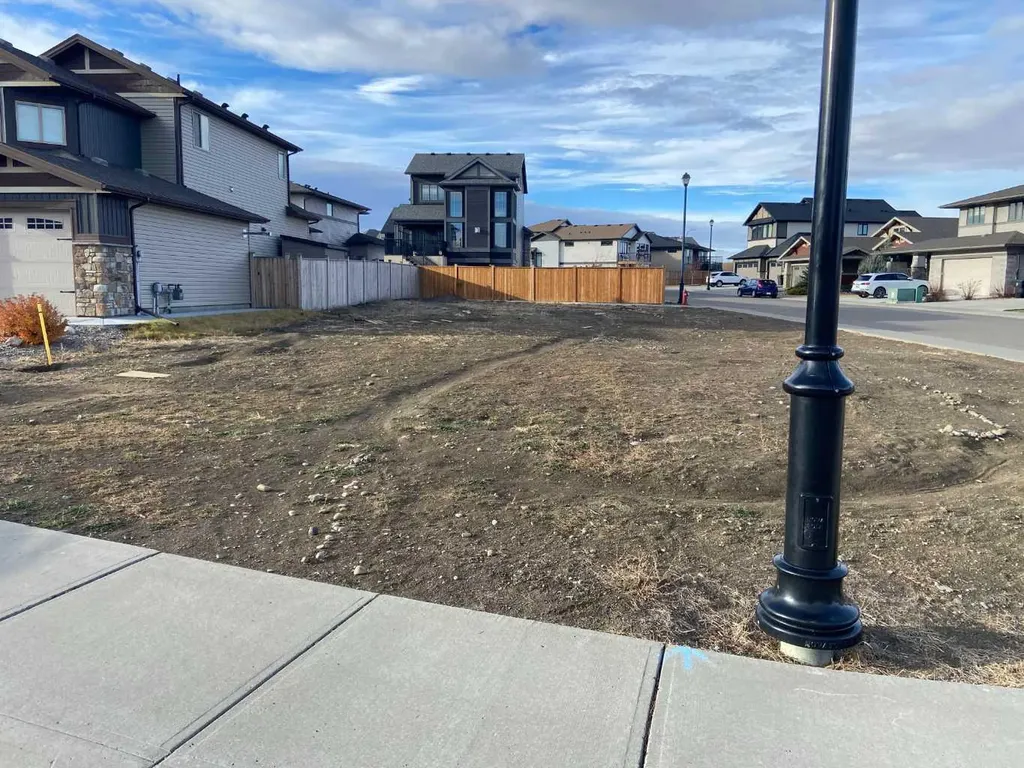 14 Canyon Estates Lane W Lethbridge AB T1K 5W7