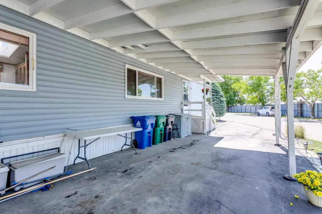 99 Arbour Lake Road NW Calgary AB T3G4E4
