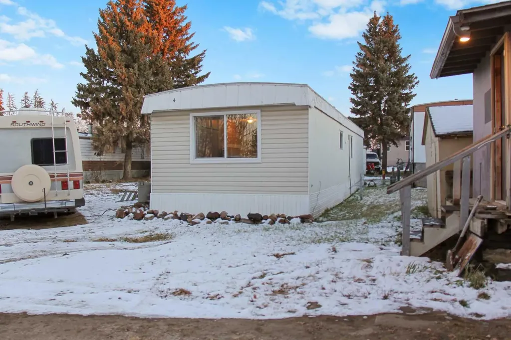 4504 41 Street Camrose AB T4V4K4