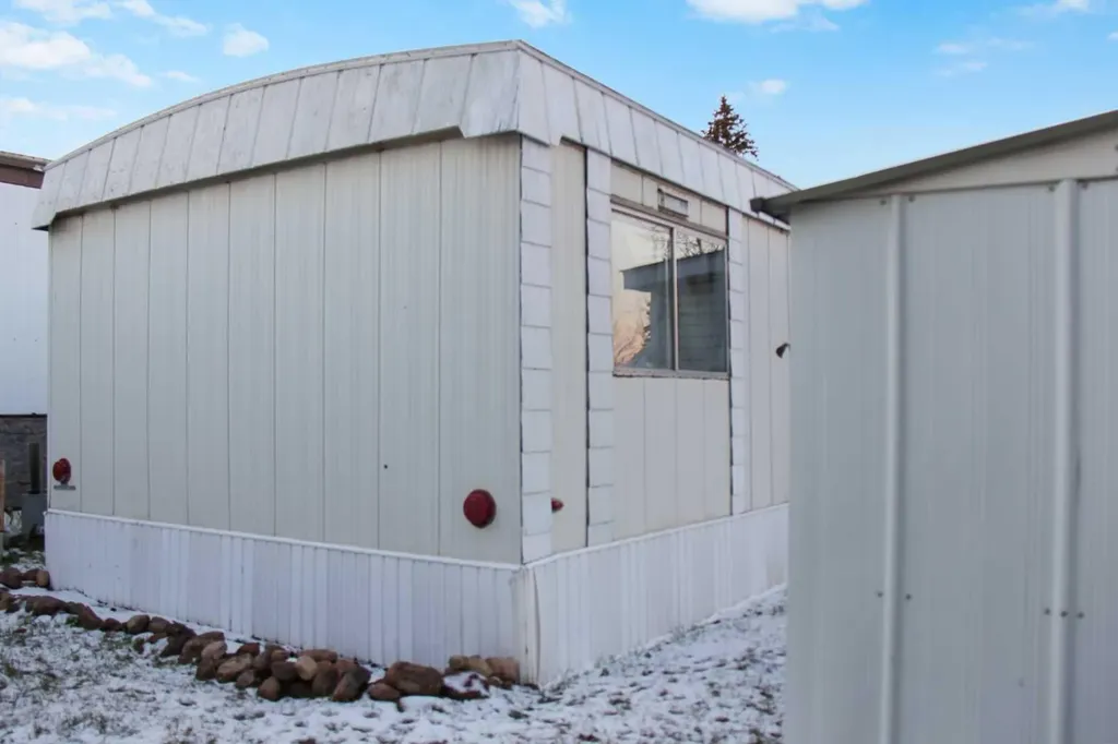 4504 41 Street Camrose AB T4V4K4