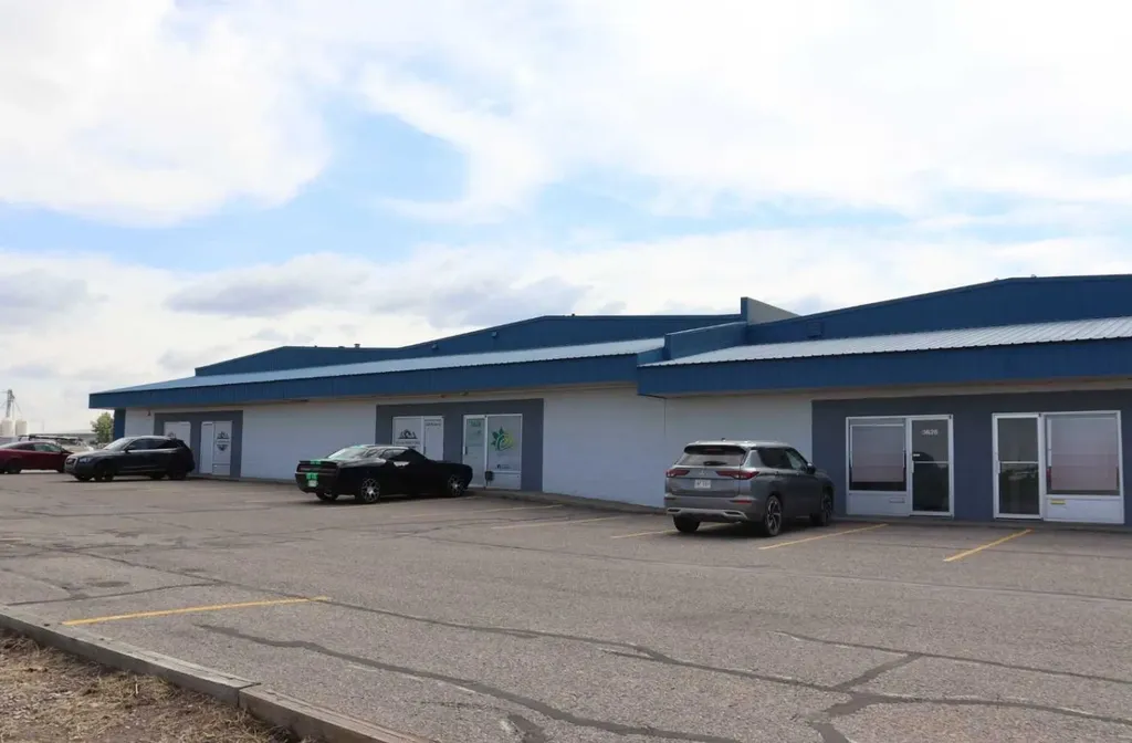 3612 14 Avenue N Lethbridge AB T1H 6E7