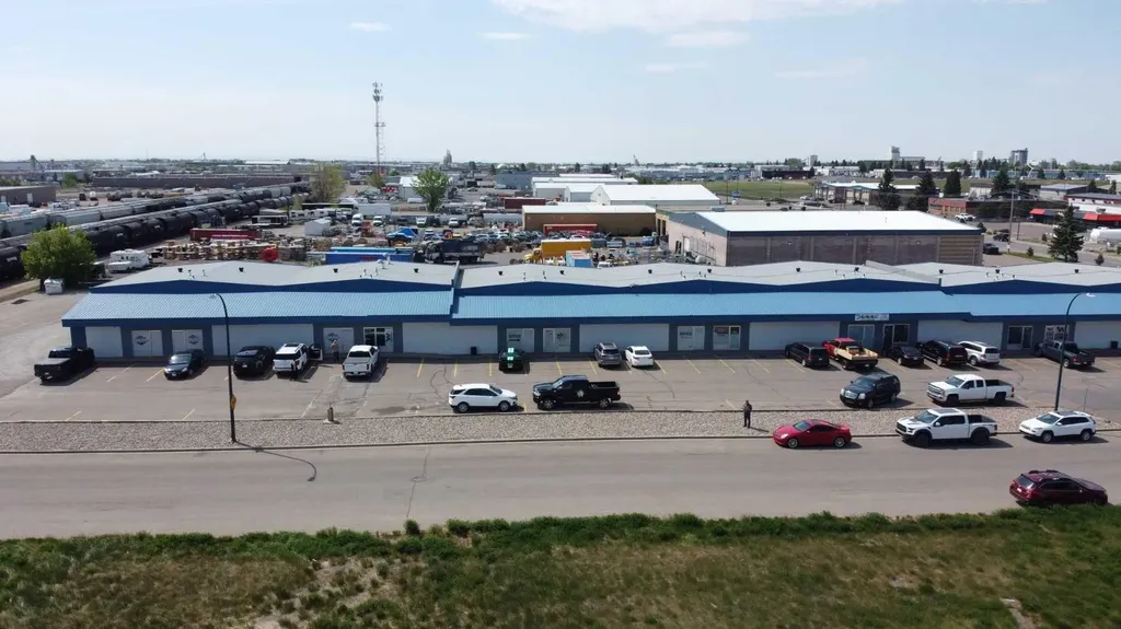 3612 14 Avenue N Lethbridge AB T1H 6E7