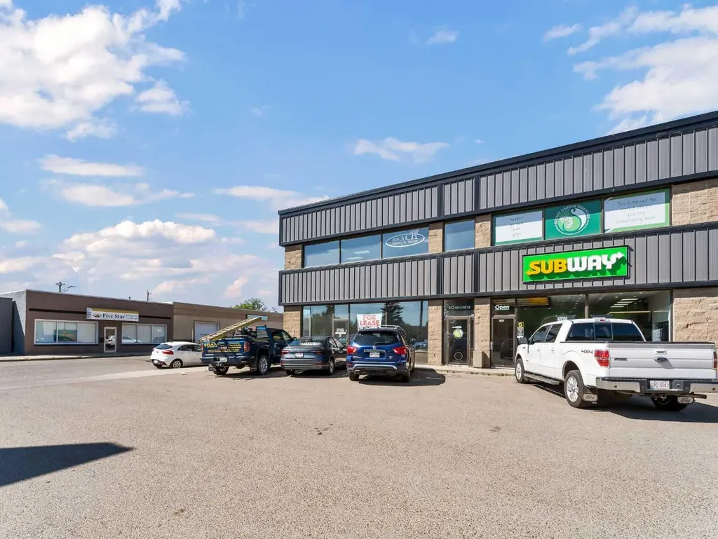 140 Maple Avenue SE Medicine Hat AB T1A 1G7