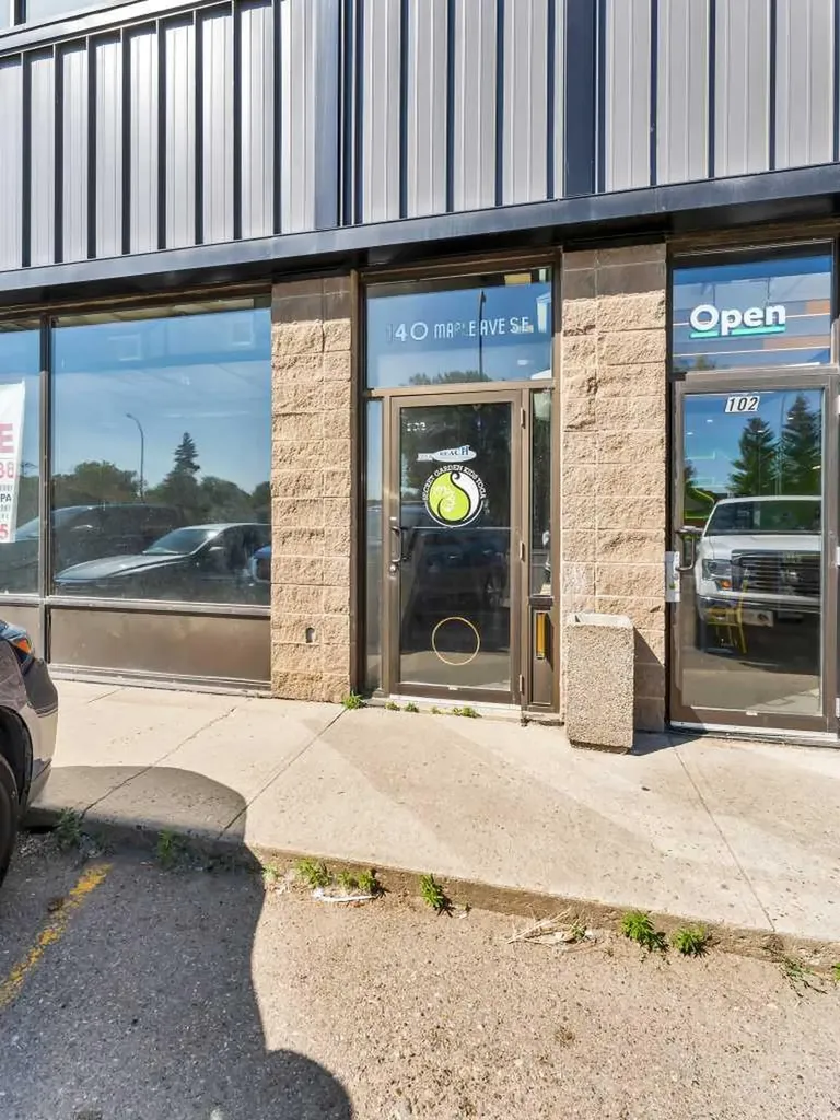 140 Maple Avenue SE Medicine Hat AB T1A 1G7