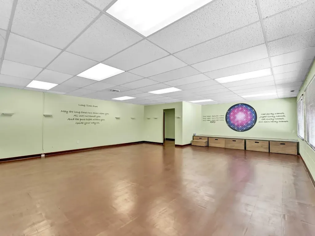 140 Maple Avenue SE Medicine Hat AB T1A 1G7