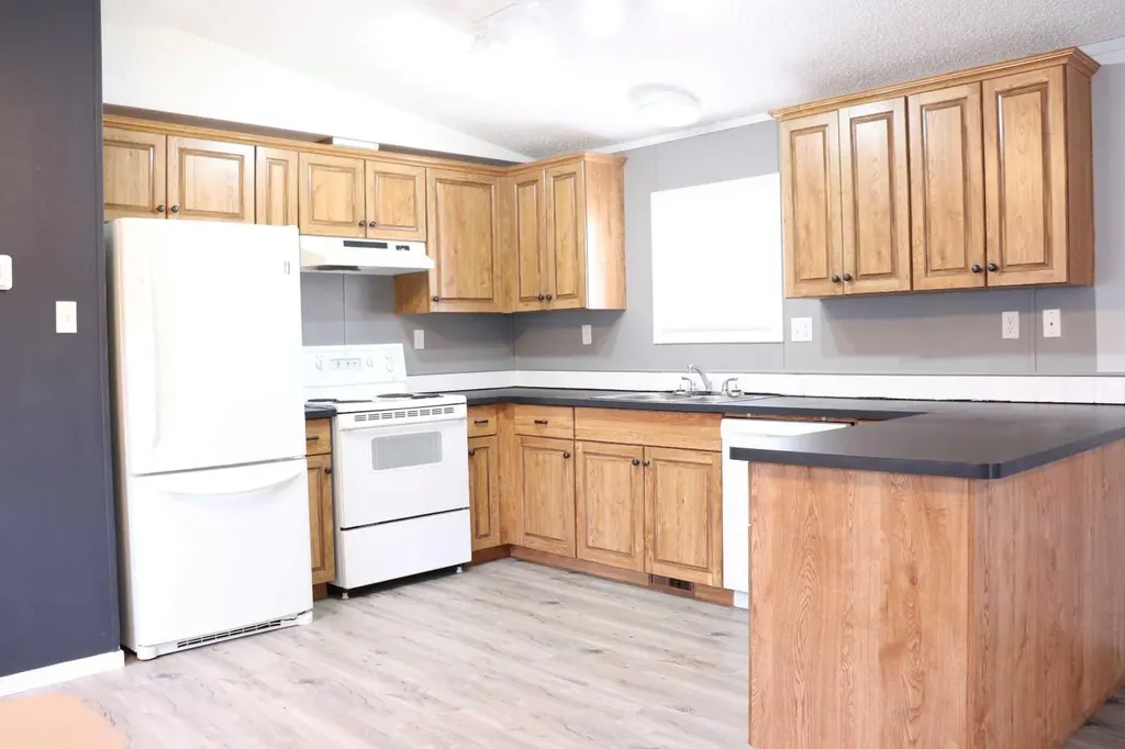 308 Station Boulevard Coaldale AB T1M 1P6