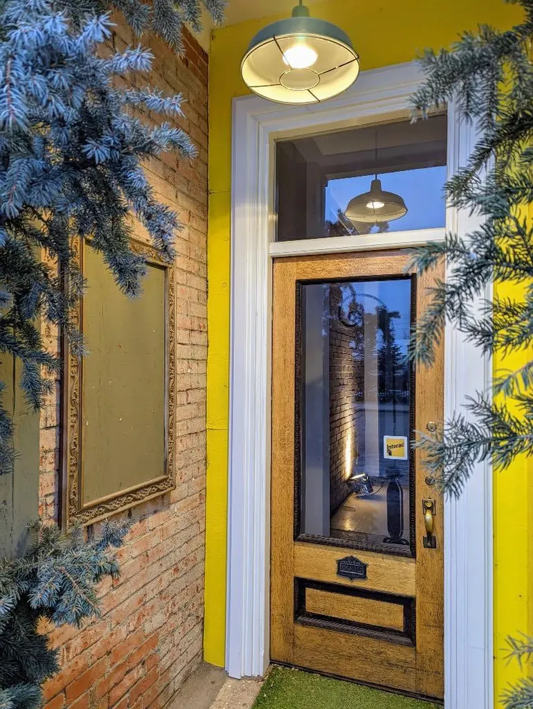 2109 20 Street Nanton AB T0L 1R0