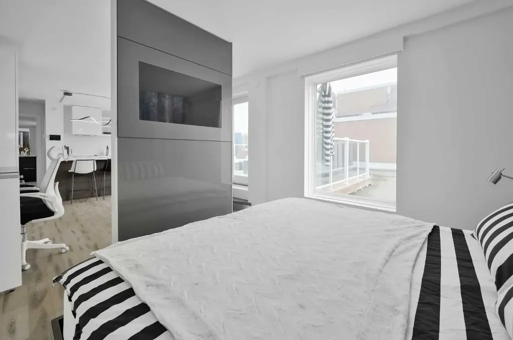 519 17 Avenue SW Calgary AB T2S 0A9