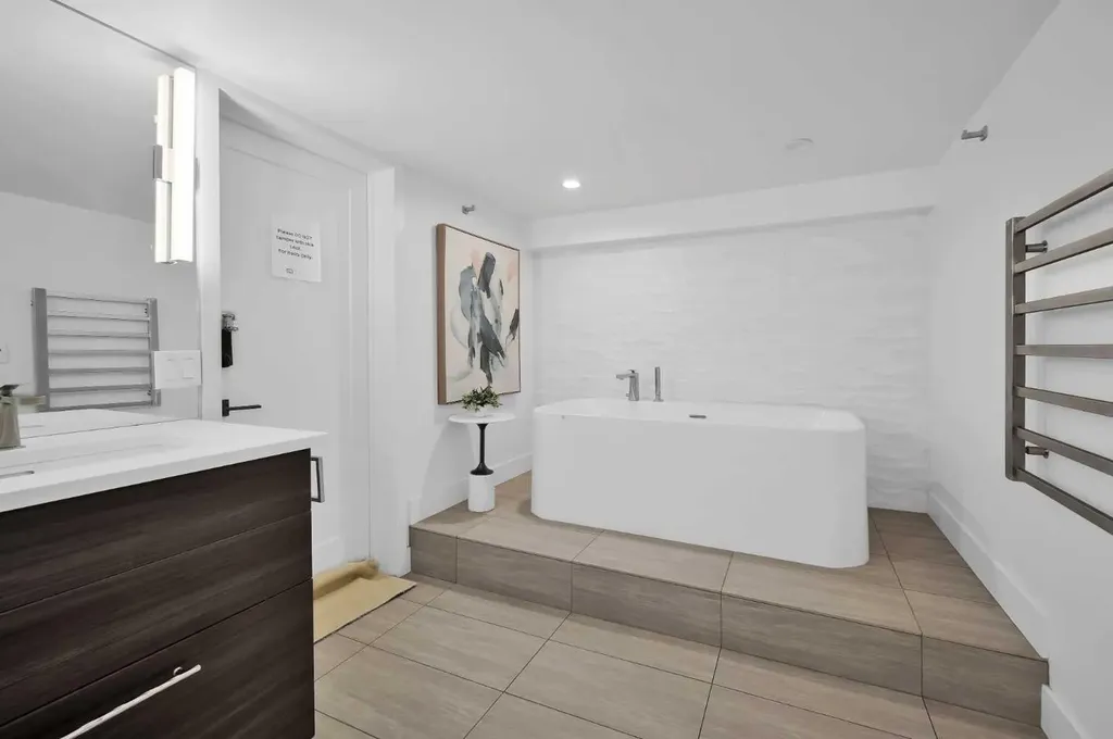 519 17 Avenue SW Calgary AB T2S 0A9