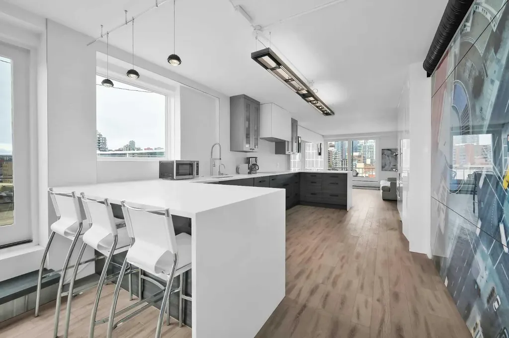 519 17 Avenue SW Calgary AB T2S 0A9