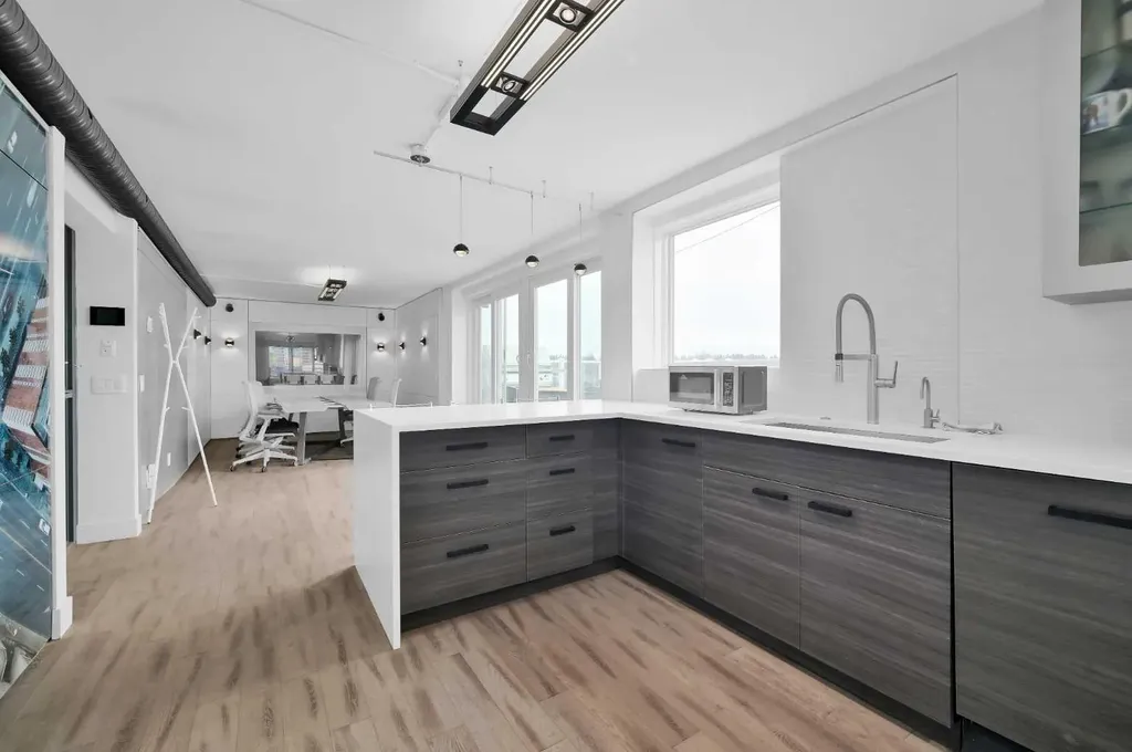 519 17 Avenue SW Calgary AB T2S 0A9