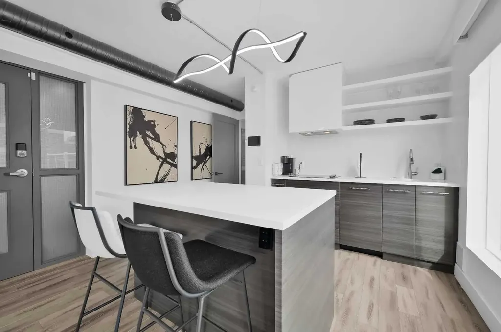 519 17 Avenue SW Calgary AB T2S 0A9