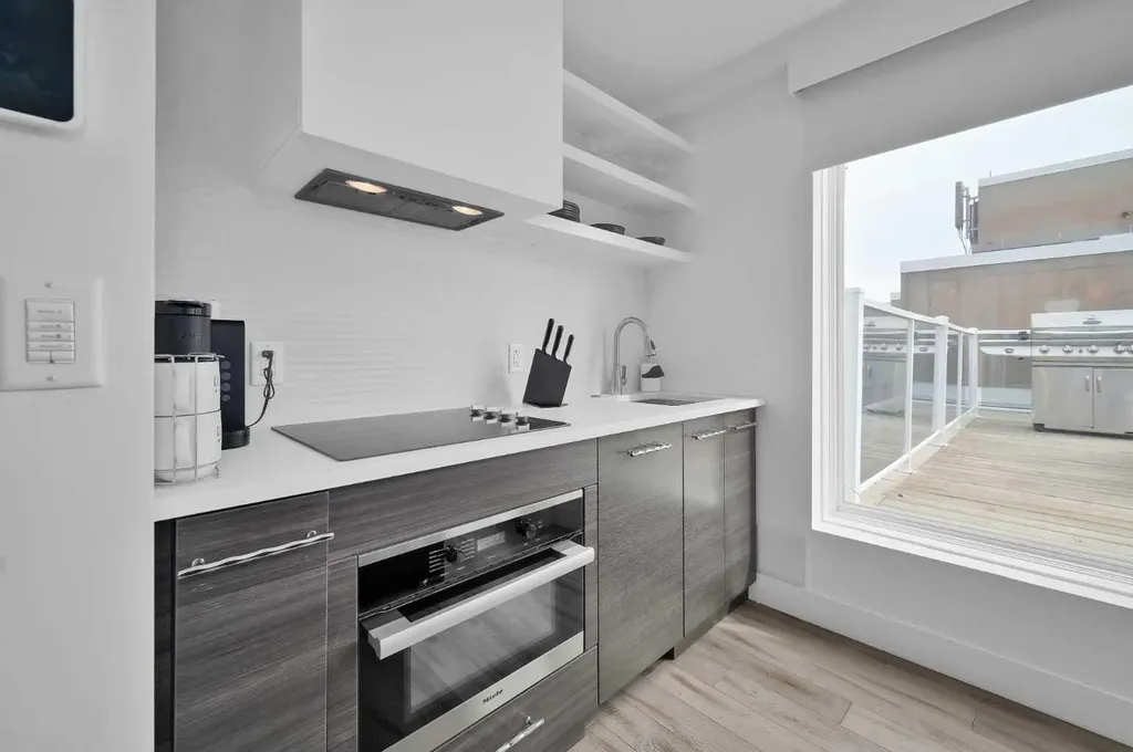 519 17 Avenue SW Calgary AB T2S 0A9