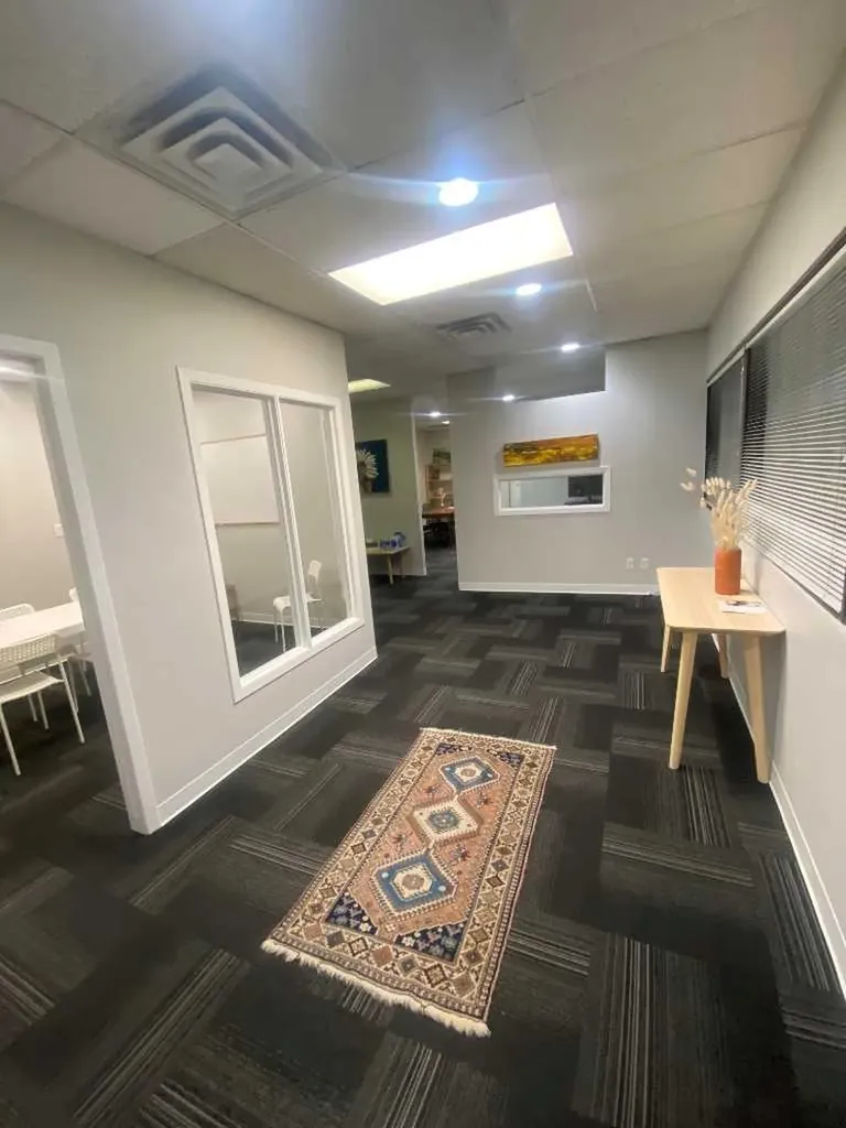 1330 15 Avenue SW Calgary AB T3C 3N6