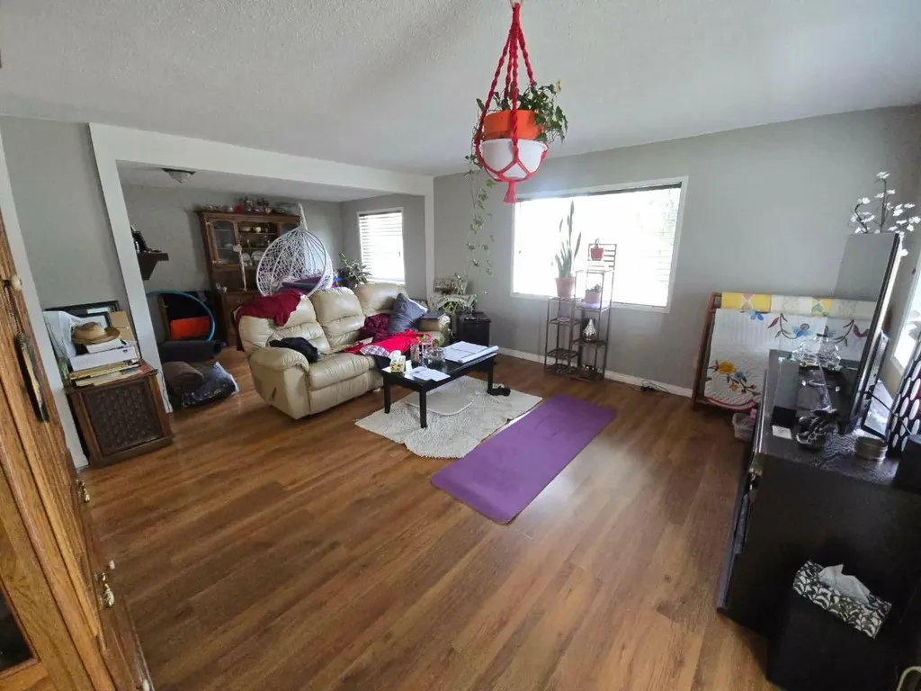 16 Blueberry Drive Whitecourt AB T7S 1G7