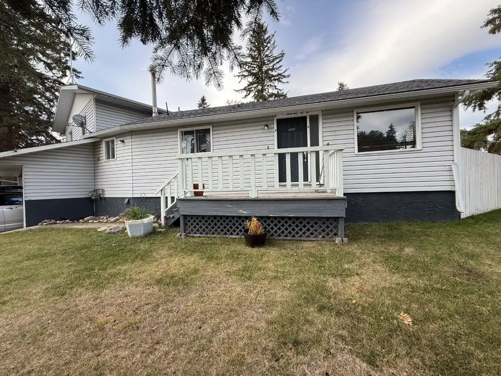 16 Blueberry Drive Whitecourt AB T7S 1G7