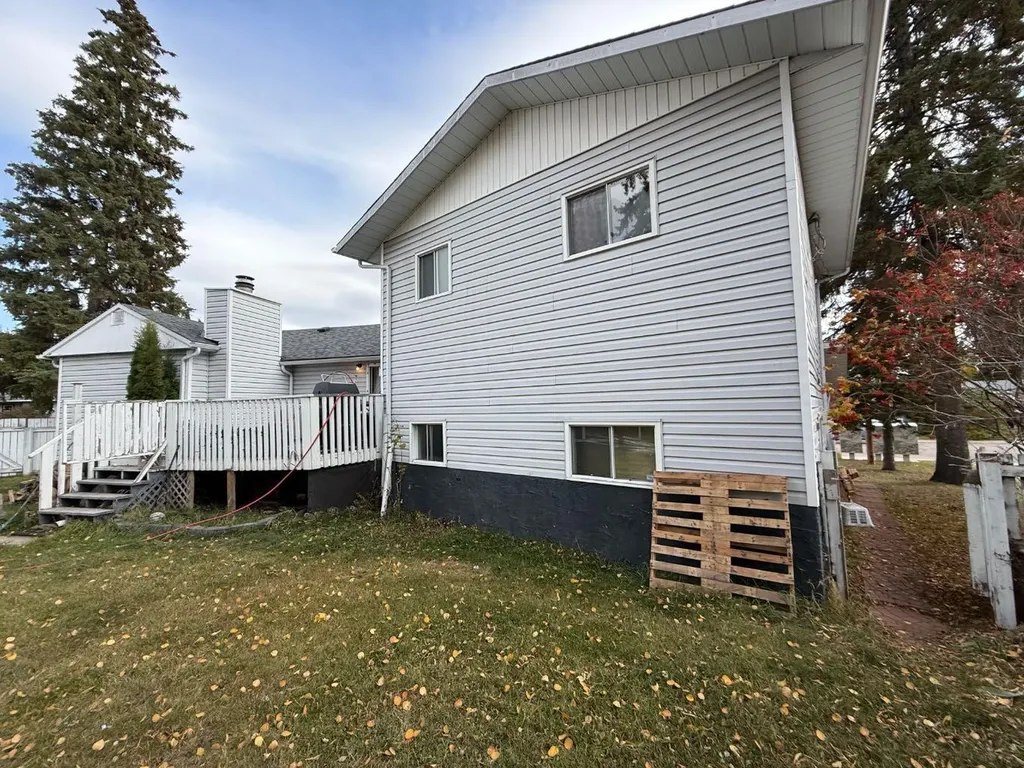 16 Blueberry Drive Whitecourt AB T7S 1G7