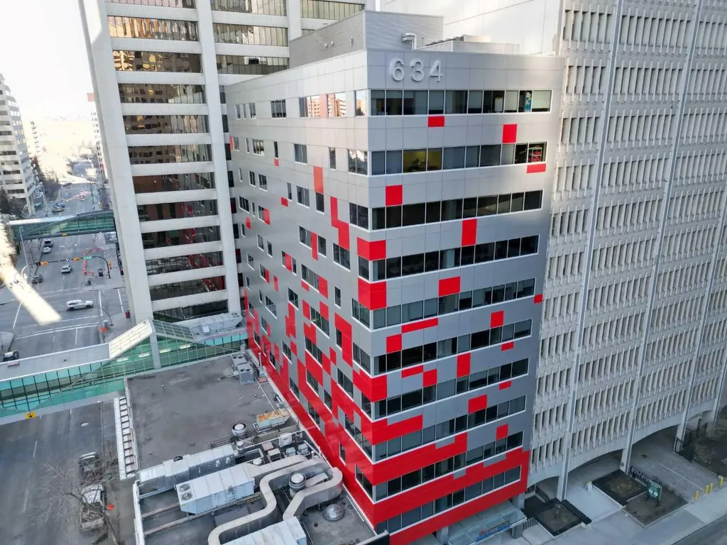 634 6 Avenue SW Calgary AB T2P 1X4