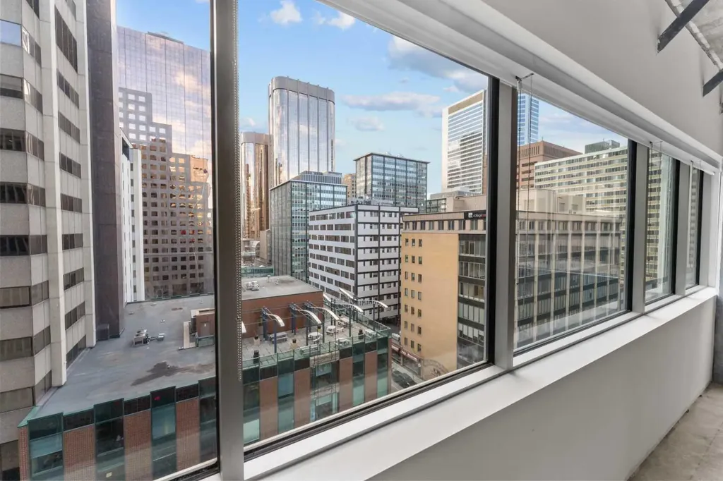 634 6 Avenue SW Calgary AB T2P 1X4