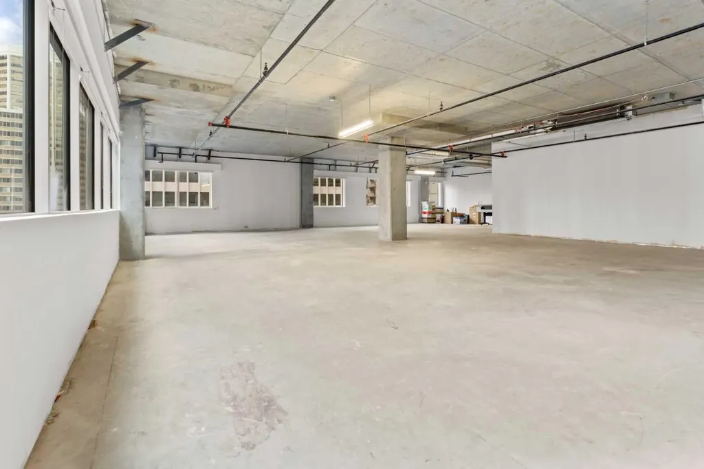 634 6 Avenue SW Calgary AB T2P 1X4