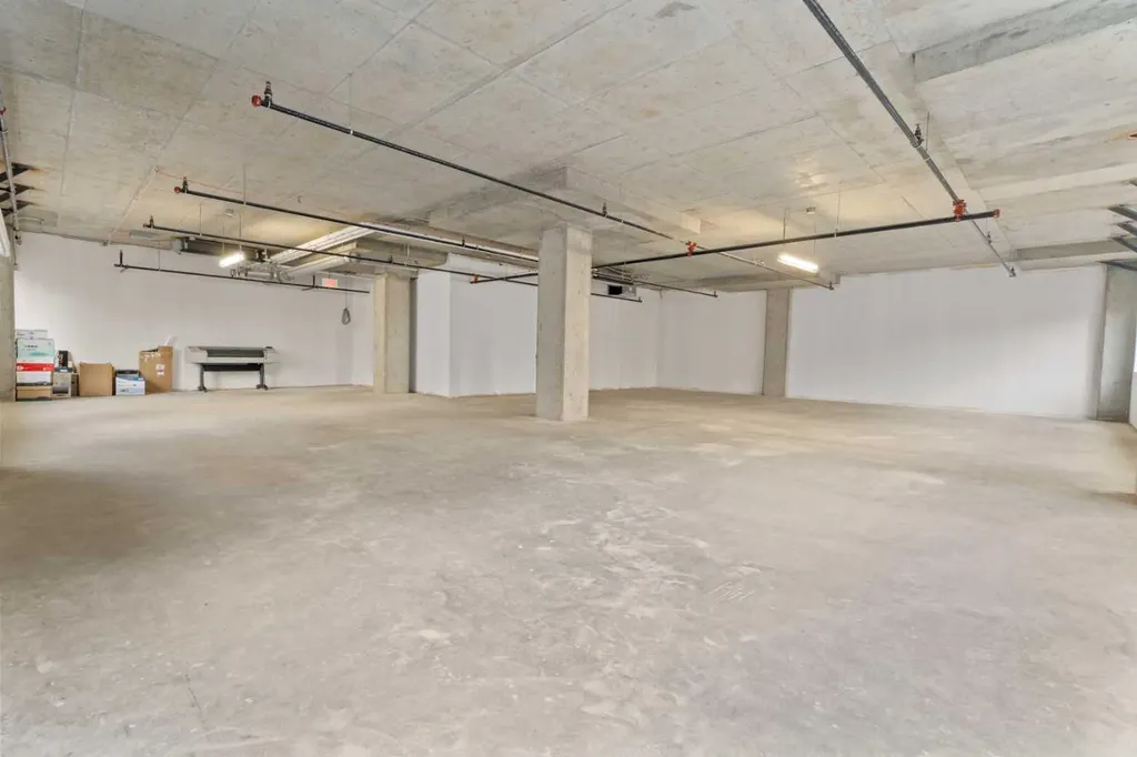 634 6 Avenue SW Calgary AB T2P 1X4