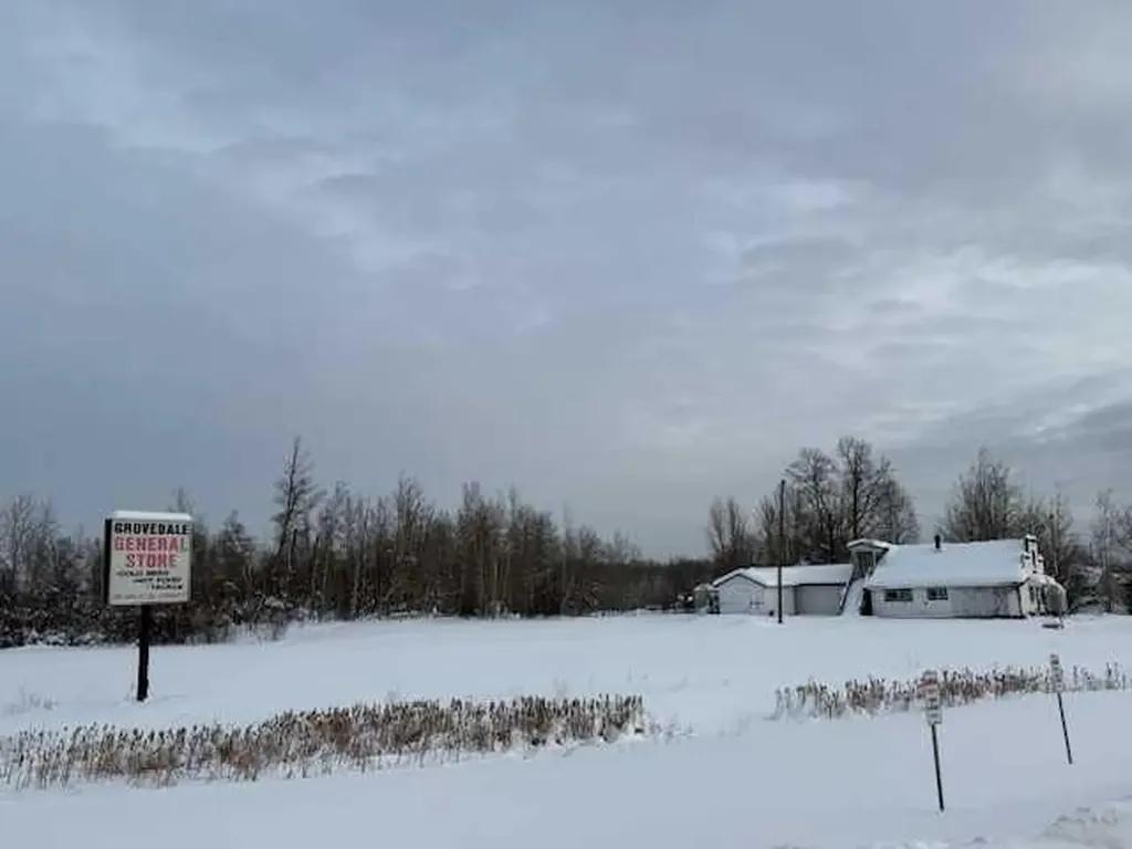 Lot D Main Street Grovedale AB T0H 1X0