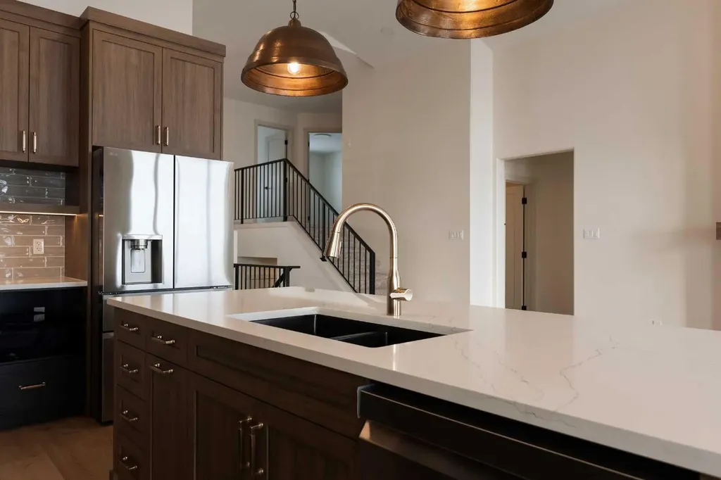 639 Sixmile Crescent S Lethbridge AB T1K 8J2