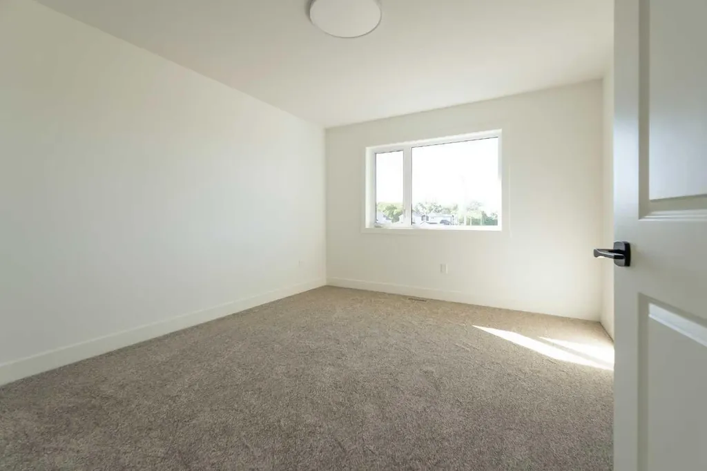 639 Sixmile Crescent S Lethbridge AB T1K 8J2