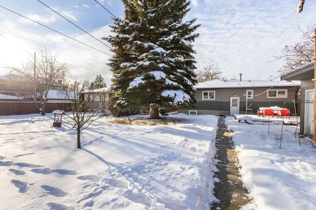 2812-2816 24 Street NW Calgary AB T2M 3Z3