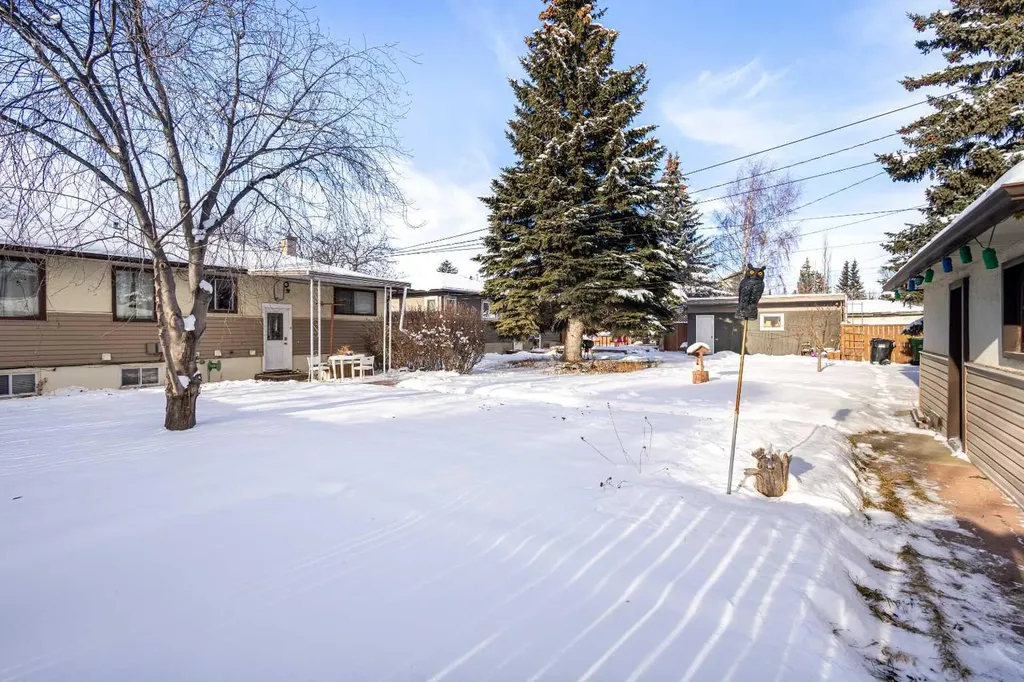 2812-2816 24 Street NW Calgary AB T2M 3Z3